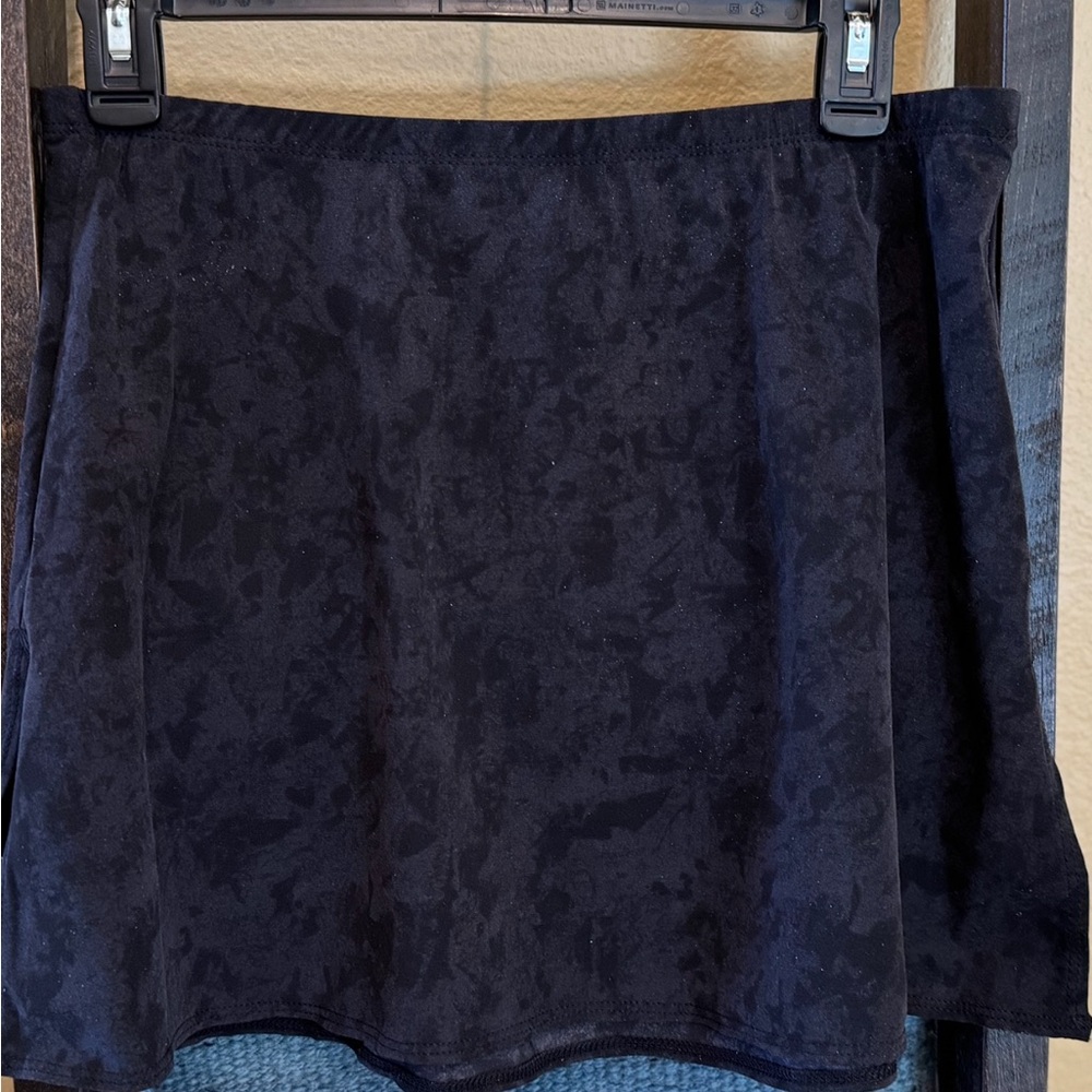 STUNNING one piece suit with matching swim skirt, size large, unique & sexy. ๐ - Picture 3 of 13